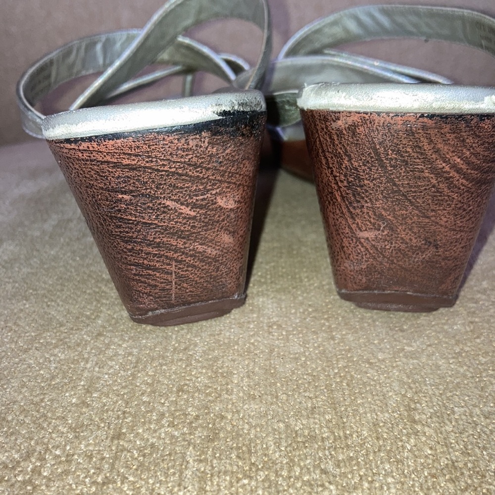 COLE HAAN + NIKE AIR Silver Slip-On Wedge Sandals Size 8 - Picture 5 of 12